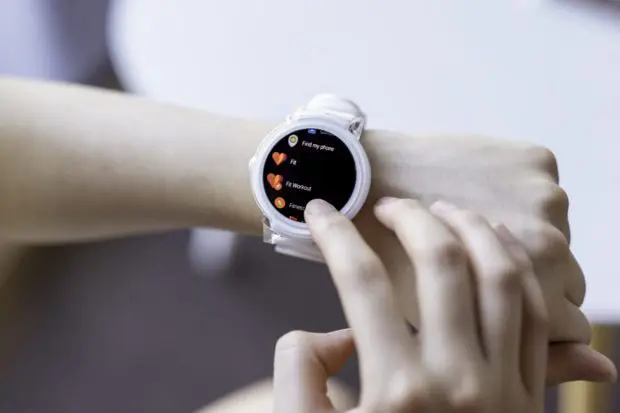 Ticwatch jetzt mit Android Wear (Foto: Aimee Lee / Dynamo PR)