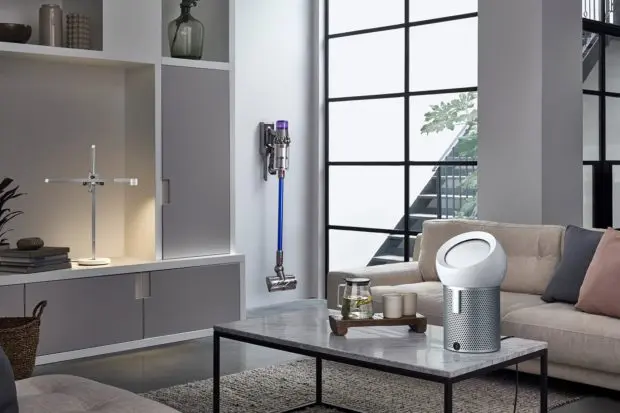 Der kabellose Staubsauger Dyson V11 und der Dyson Pure Cool Me Luftreiniger (Foto: Dyson)